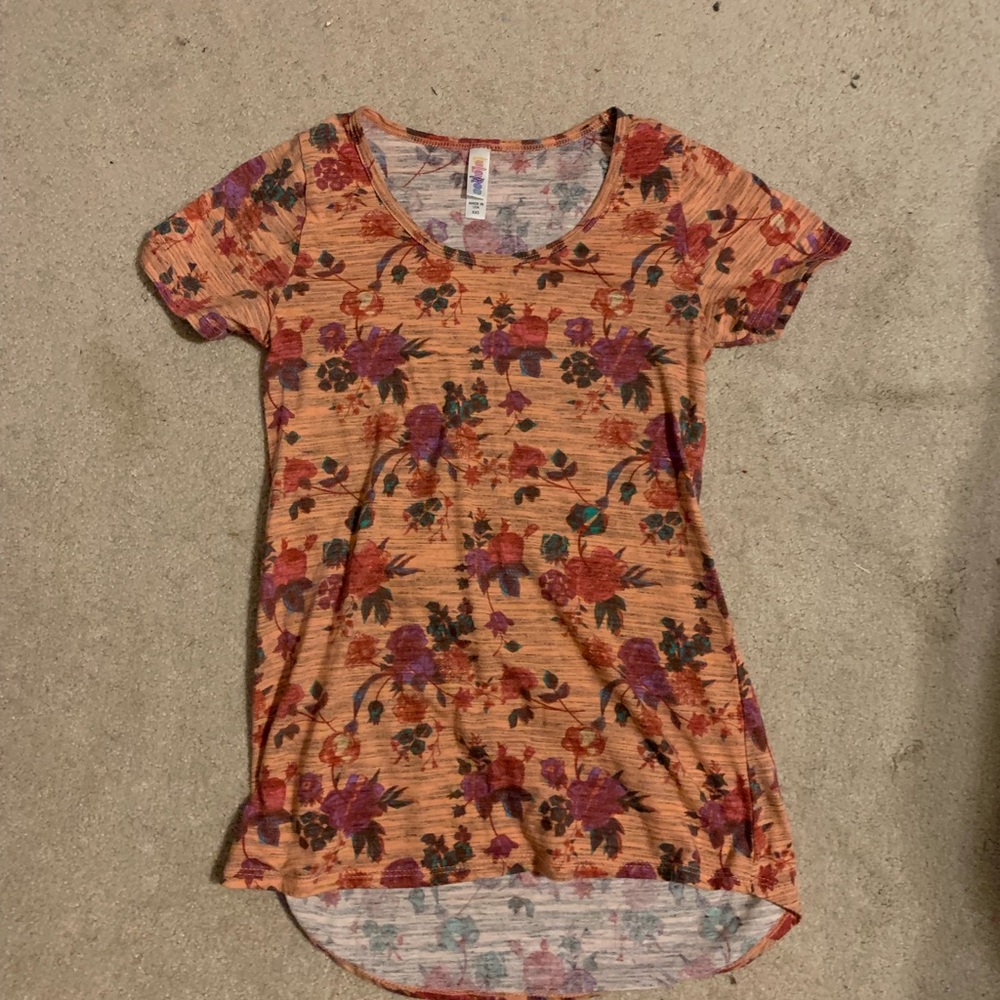 Super cute floral LuLaRoe Classic T